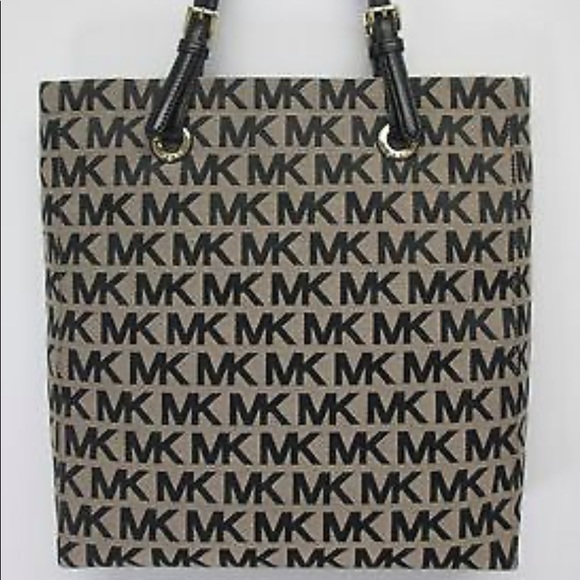 Michael Kors Handbags - MK tote bag